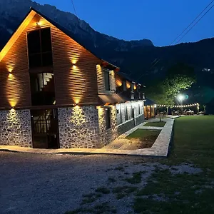 https://royal-land.albaniahotels.org