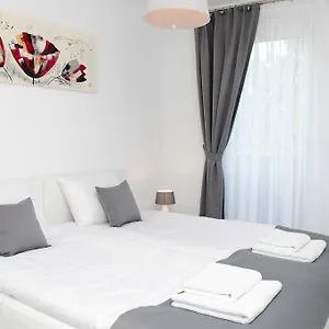 Mariela-kołobrzeg Z Garażem Apartament